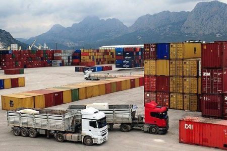 ارزش کالاهای صادراتی استان سمنان ۵۱ درصد افزایش یافت