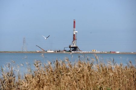 افزایش ظرفیت تولید نفت آزادگان جنوبی به ۳۲۰ هزار بشکه تا سال ۱۴۰۲