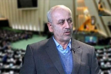 ساماندهی بازار خودرو از مسیر اصلاح ساختار خودروسازان می‌گذرد