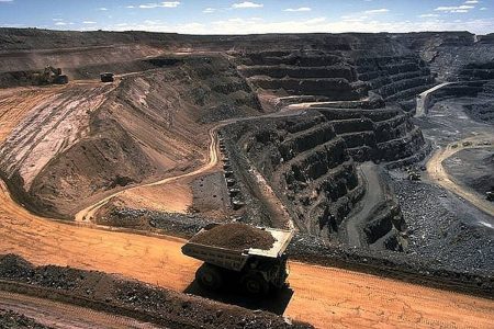استخراج سالانه حدود ۱۶.۵ میلیون تن مواد معدنی در خوزستان