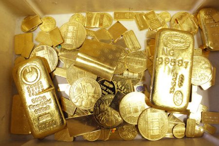 طلای جهانی به همراه فلزات گرانبها به اوج رفت