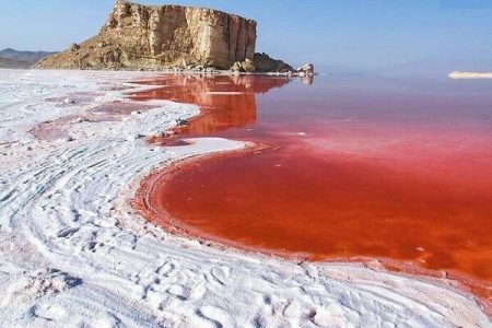 حال دریاچه ارومیه خوب نیست ، میزان برداشت ها ۴۰ درصد بیشتر از حد مجاز