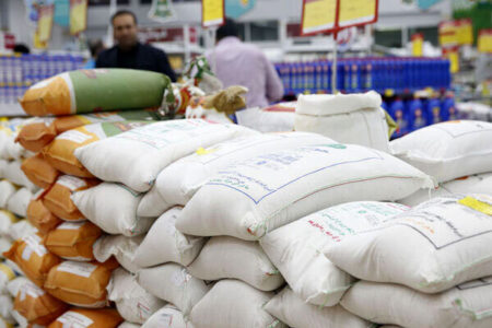 برنج و شکر با قیمت مصوب عرضه می‌شود، توزیع کالاهای اساسی طبق روال سابق